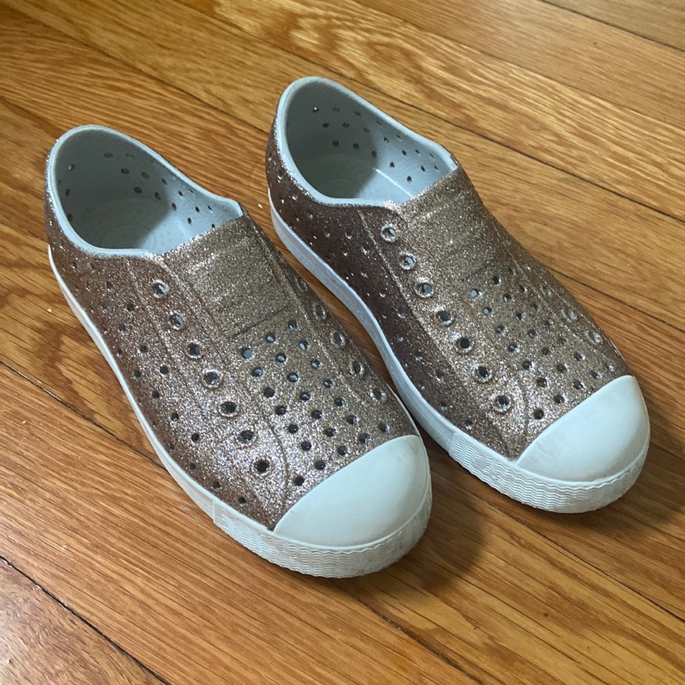 Natives Worn Once! 🤦🏼‍♀️